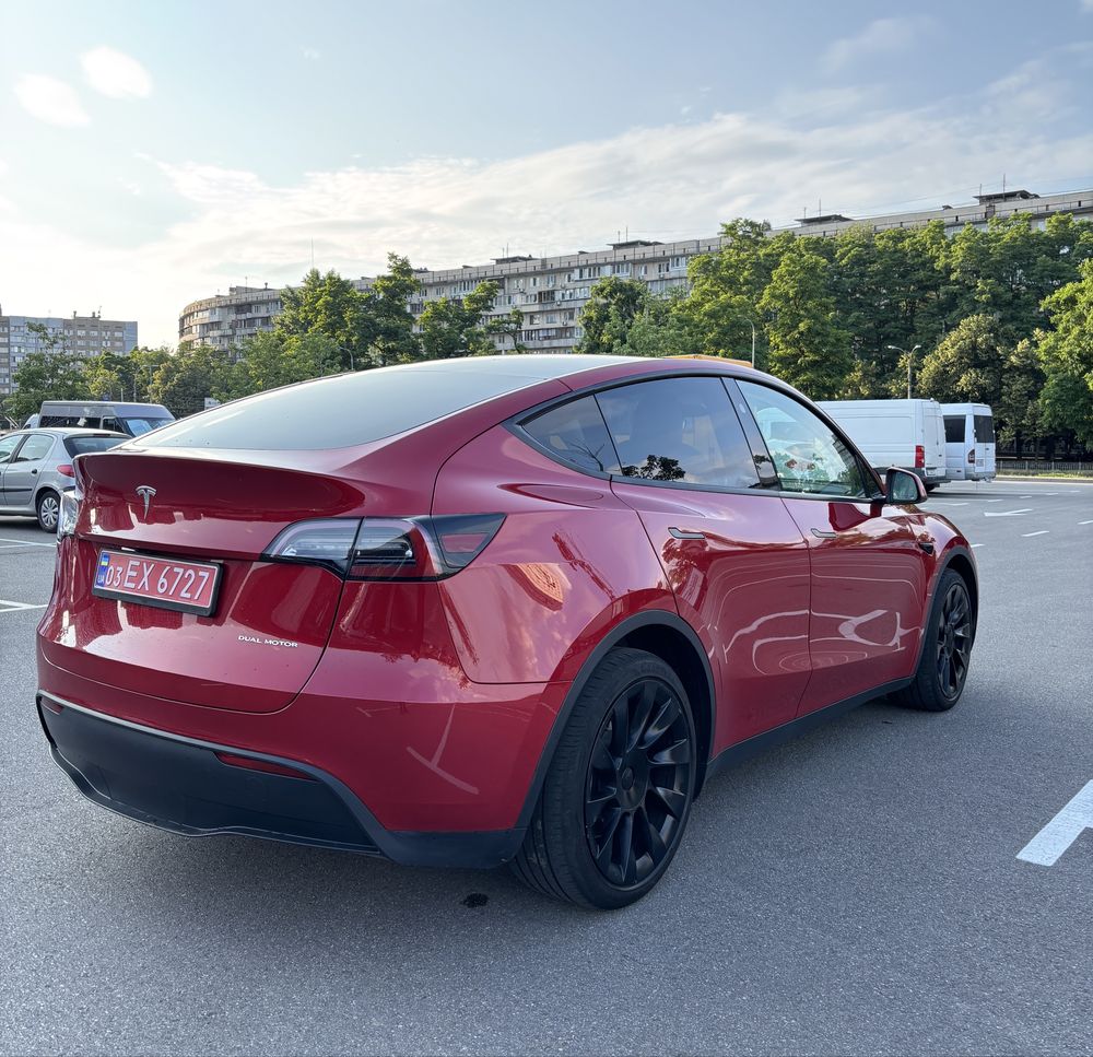 Tesla Model Y LRDM 2023