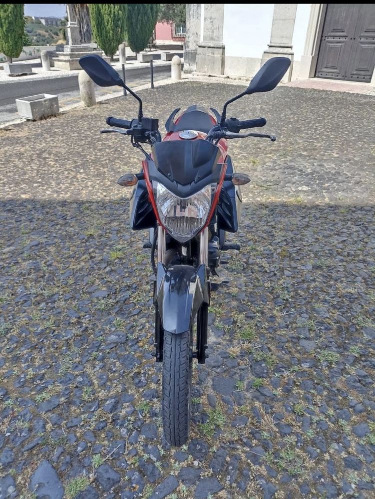 Vende-se moto Yamara 2019