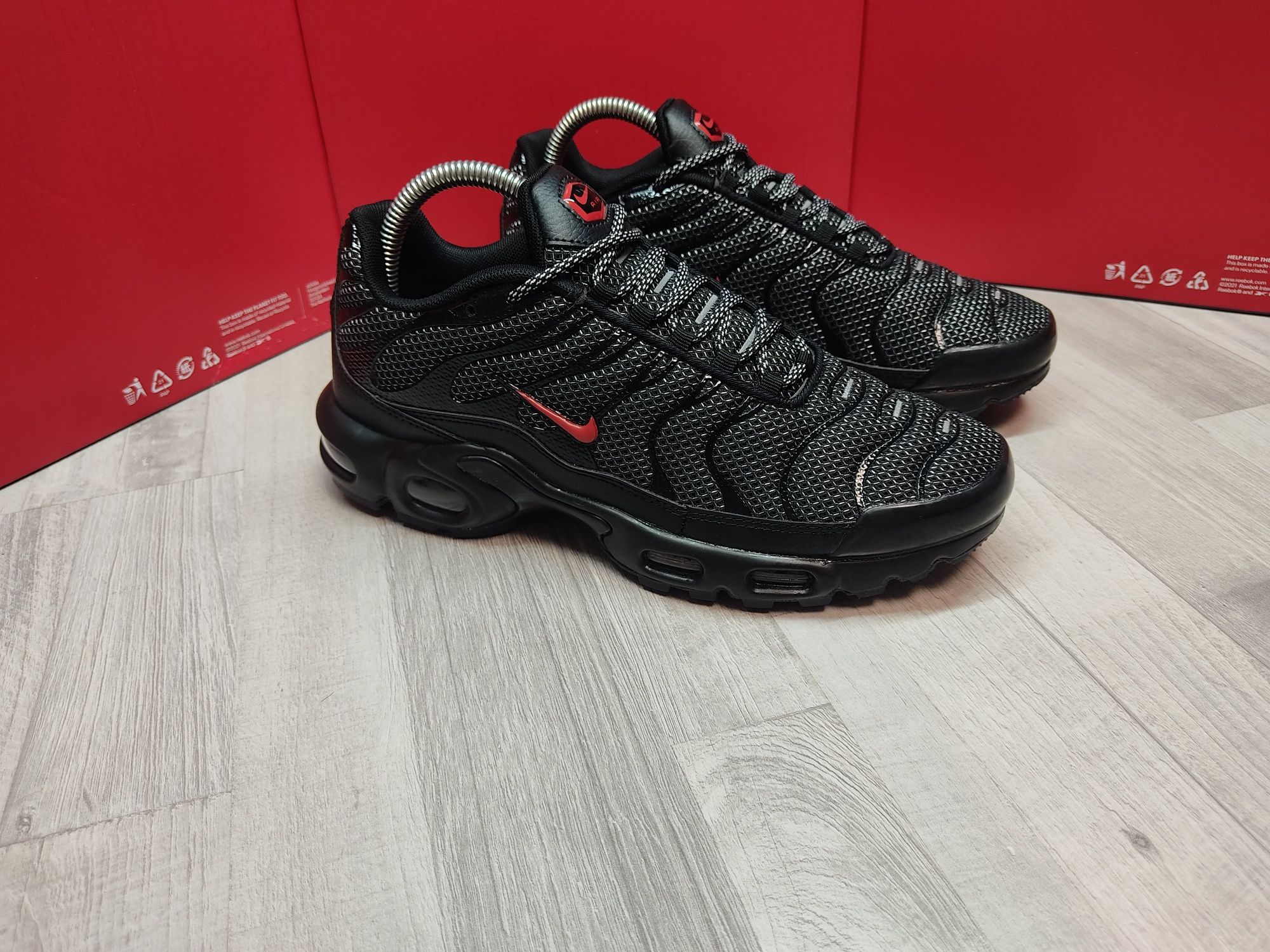 Чоловічі кросівки NIKE AIR MAX PLUS (43-27.5)