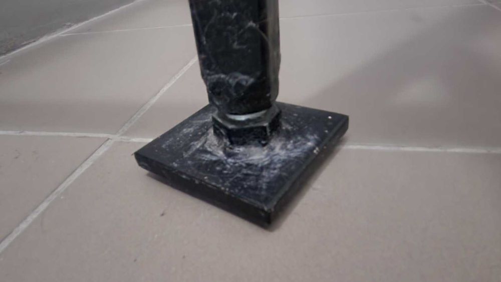 Стелаж металевий зварний, з регульованими ніжками