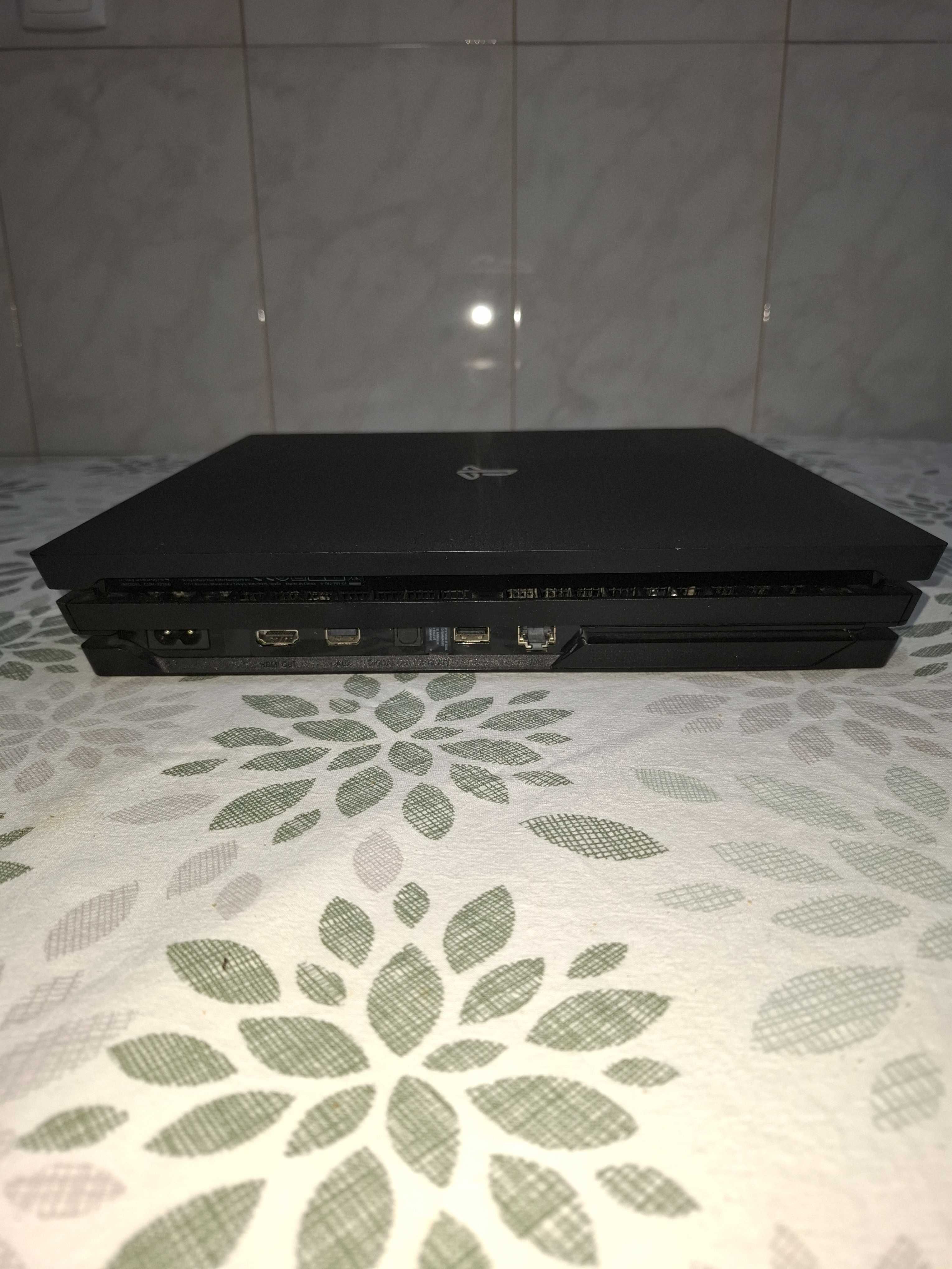 PS4 1Tb cor preta com comando
