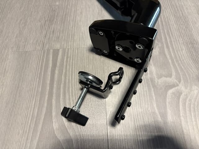 Invision Suporte monitor secretária ecrãs de 19 a 32 polegadas