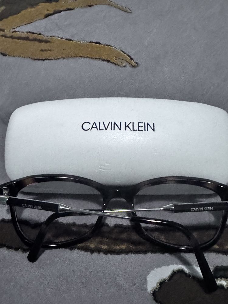 Armacao oculos kalvin klein