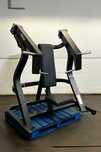 Technogym Pure Strength Chest Press - Klatka piersiowa, triceps, barki