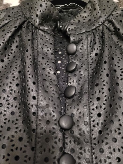 Нова шкіряна блуза Zara