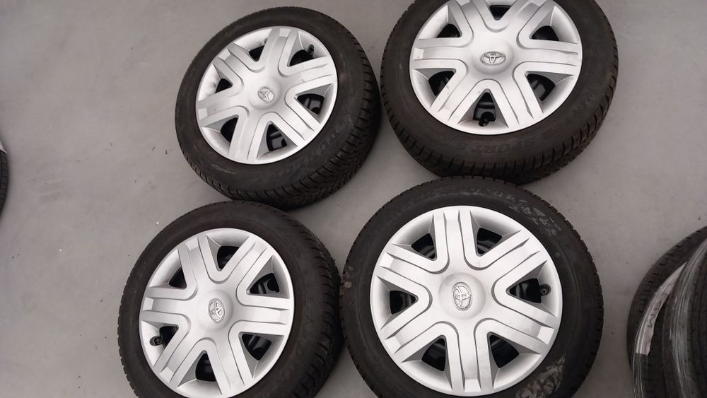 Koła zimowe Toyota Corolla 16" Dunlop 2024 kołpaki komplet