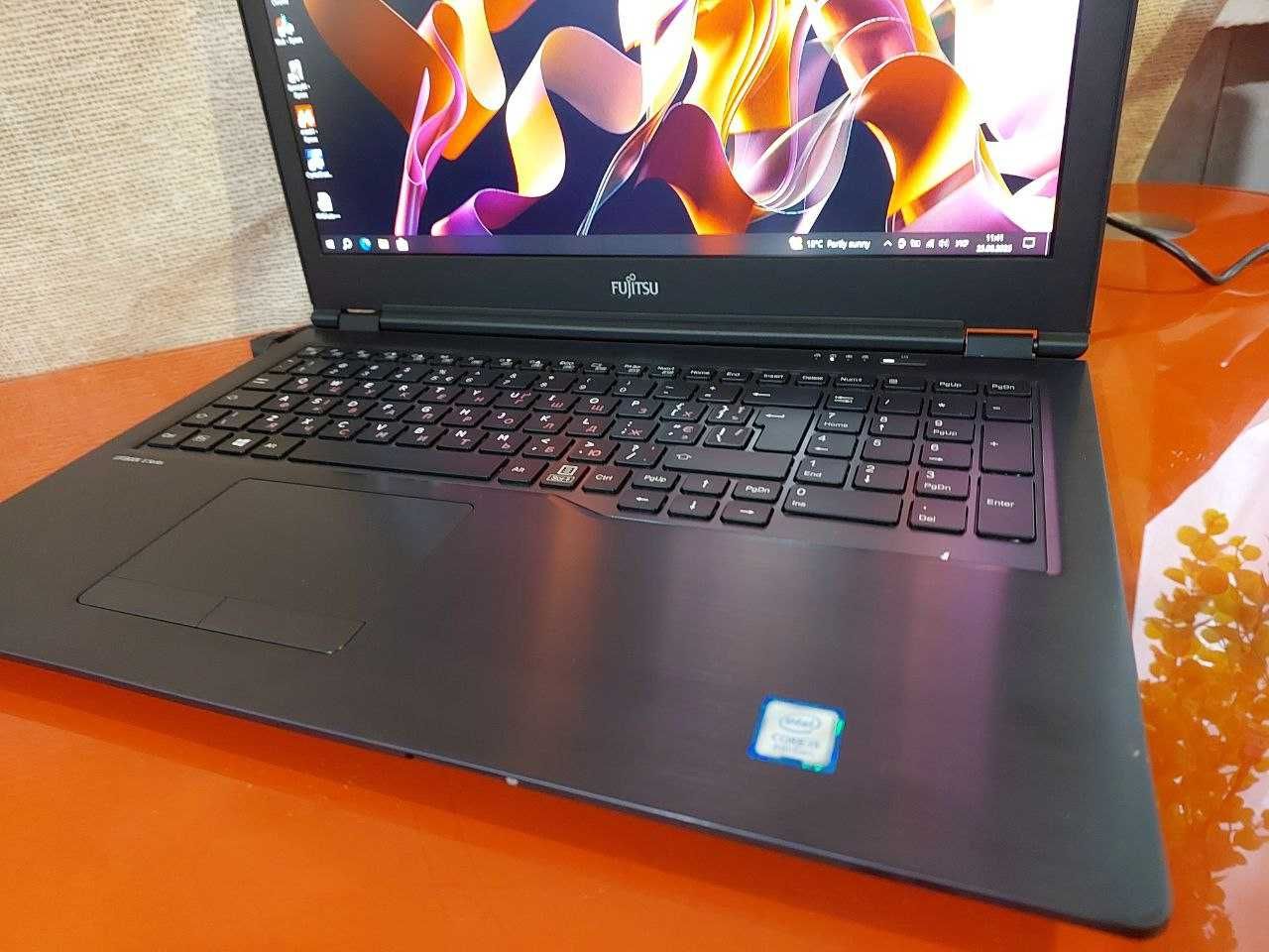 Fujitsu U759/ 15.6" FullHD, IPS/ i5 8265U/ 16 GB/256 GB/ Intel UHD 620