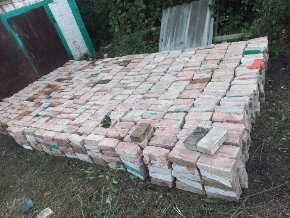 Продам красный кирпич.