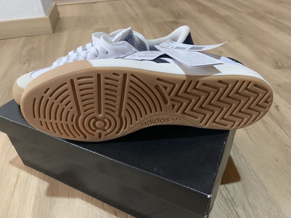 Adidas Nora (pro model da skater Nora Vasconcellos)