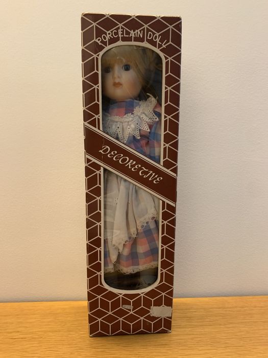 Boneca de porcelana