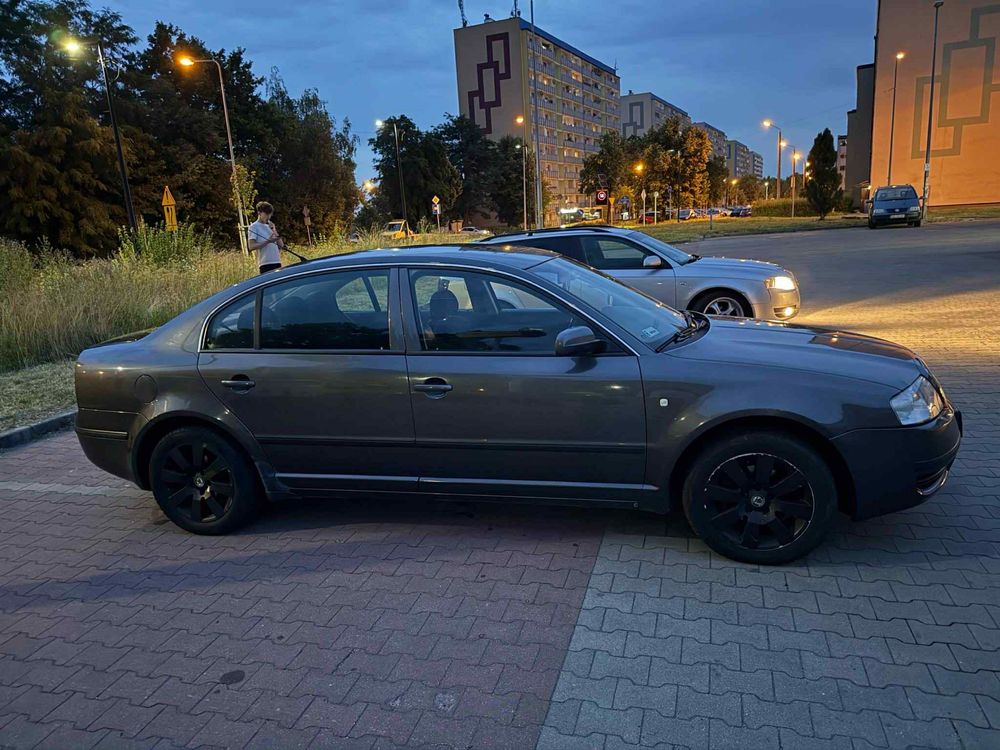 Witam posiadam na sprzedaz skode super b