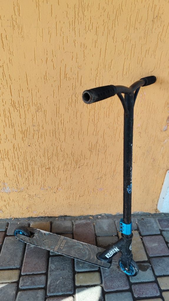 Самокат трюковий продам