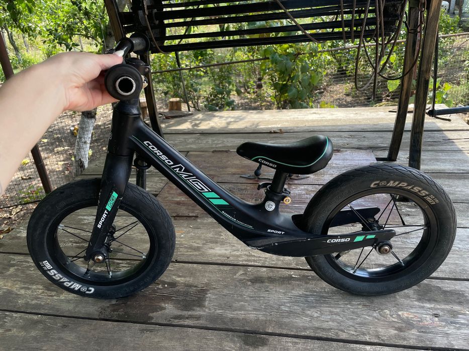 Дитячий біговел Corso M6