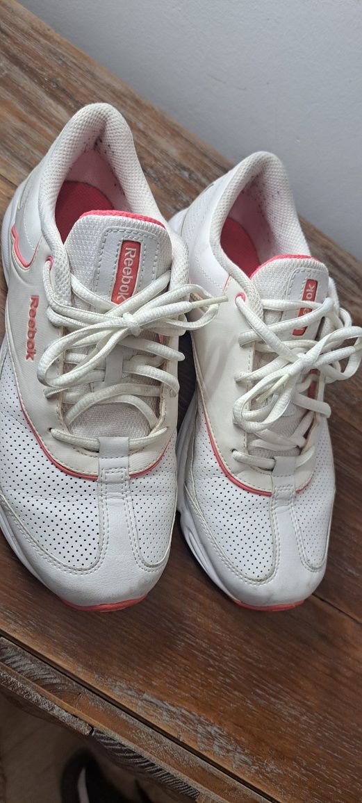 Ténis Reebok como novos