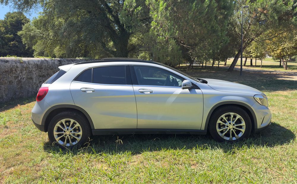 Mercedes-bens GLA 220cdi 7g automatica full extras .