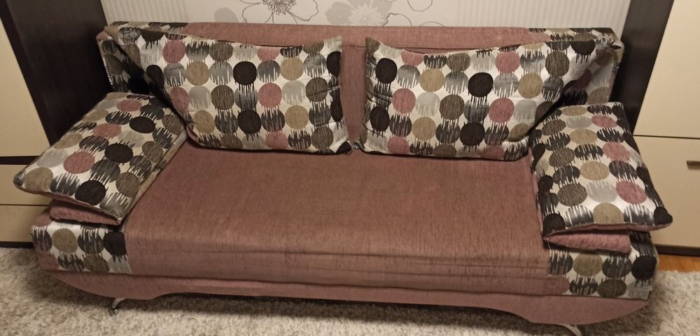 Диван та два крісла у відмінному стані