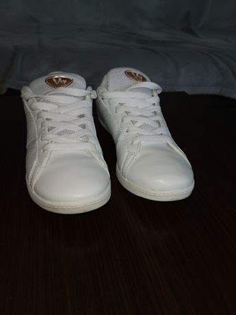 Białe sneakersy damskie Vty