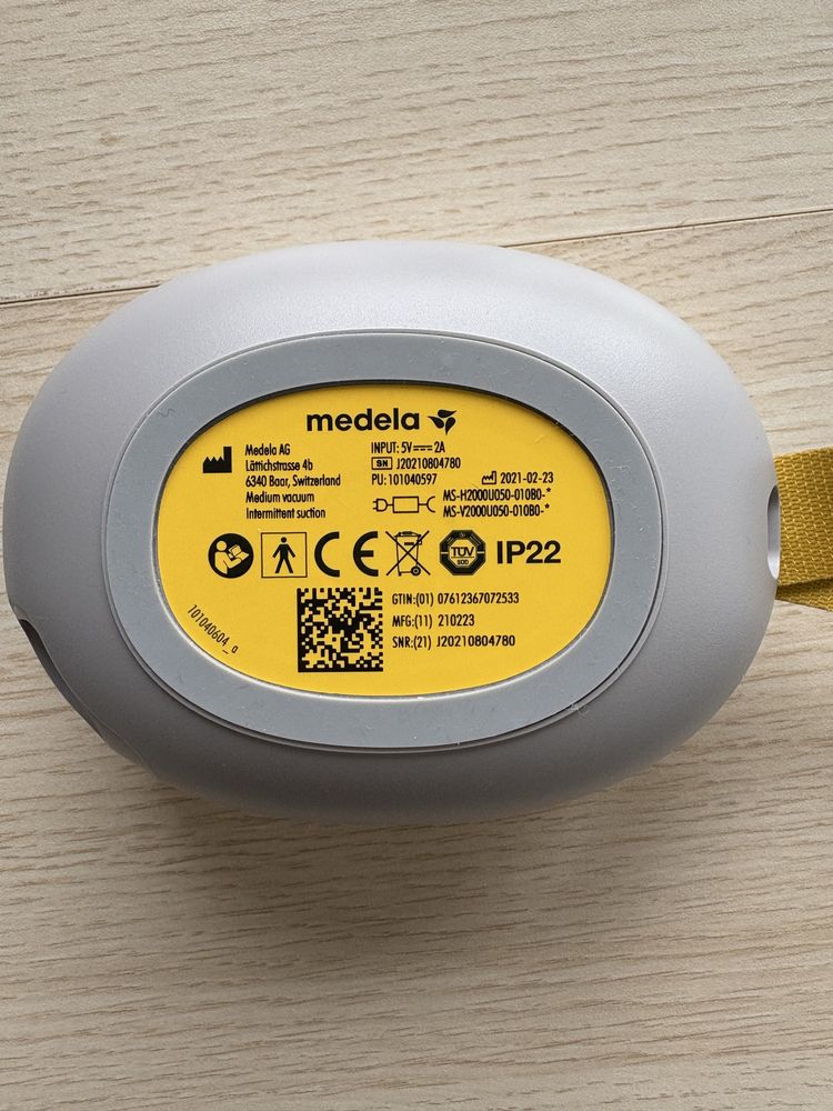 Laktator elektryczny Medela Solo [kompletny zestaw, bez małej butelki]