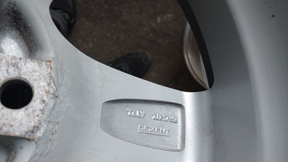 Alufelgi Dezent 5x114,3 7J17 ET48 Kia Hyundai Toyota Renault Nissan