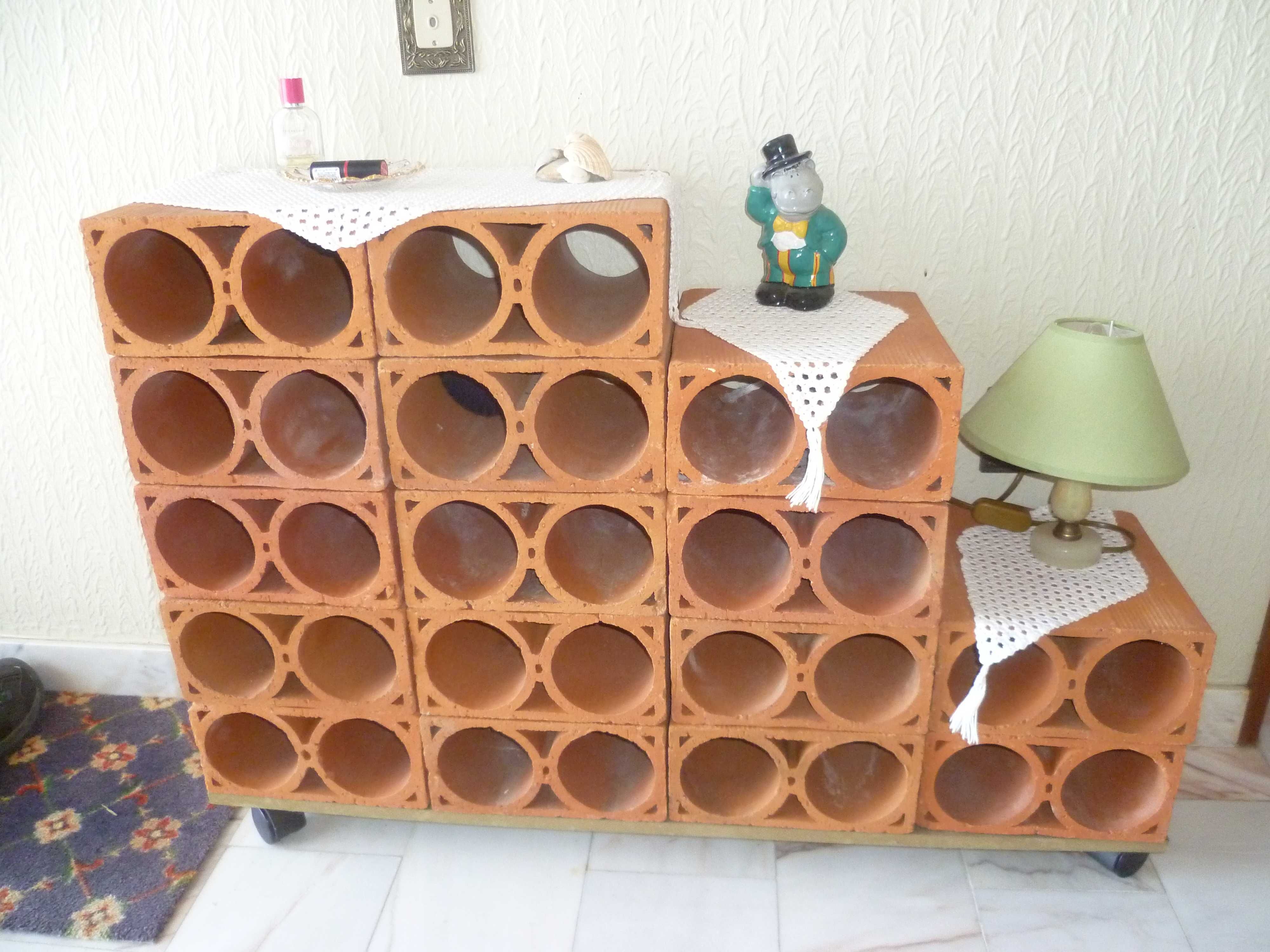 16 tijolos novos para garrafeira ou sómente para decorar a casa