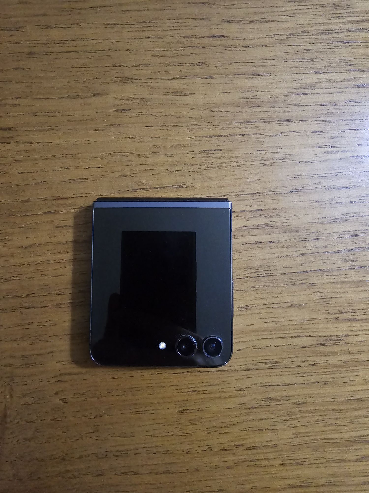 Samsung Z Flip 5 Graphite