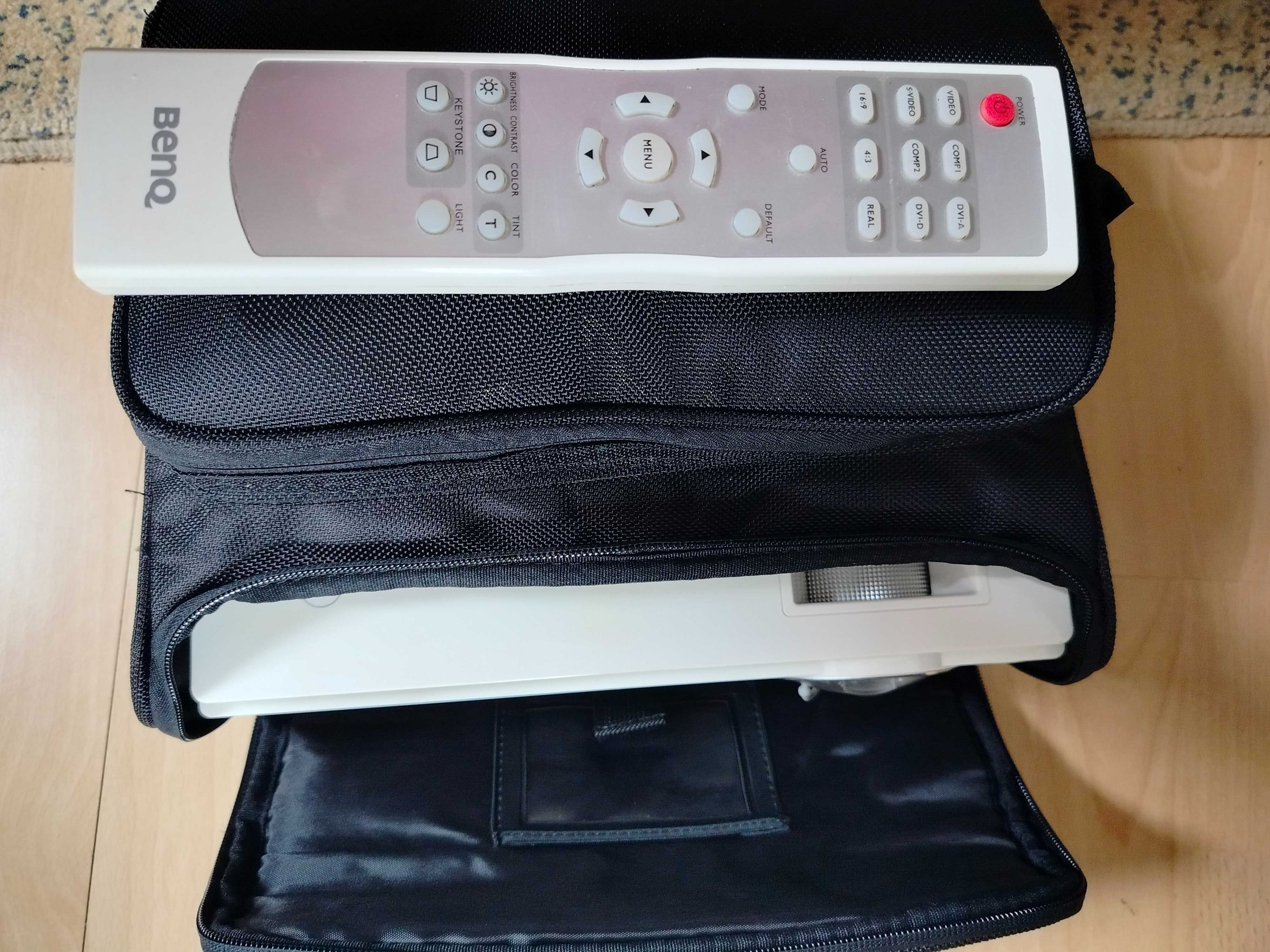 Projektor BenQ W100