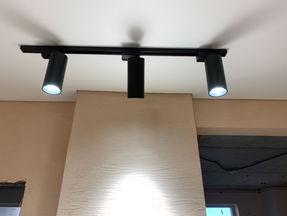 Натяжні стели / Натяжные потолки