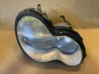 Lampa Mercedes W203 prawa prawy przód OE