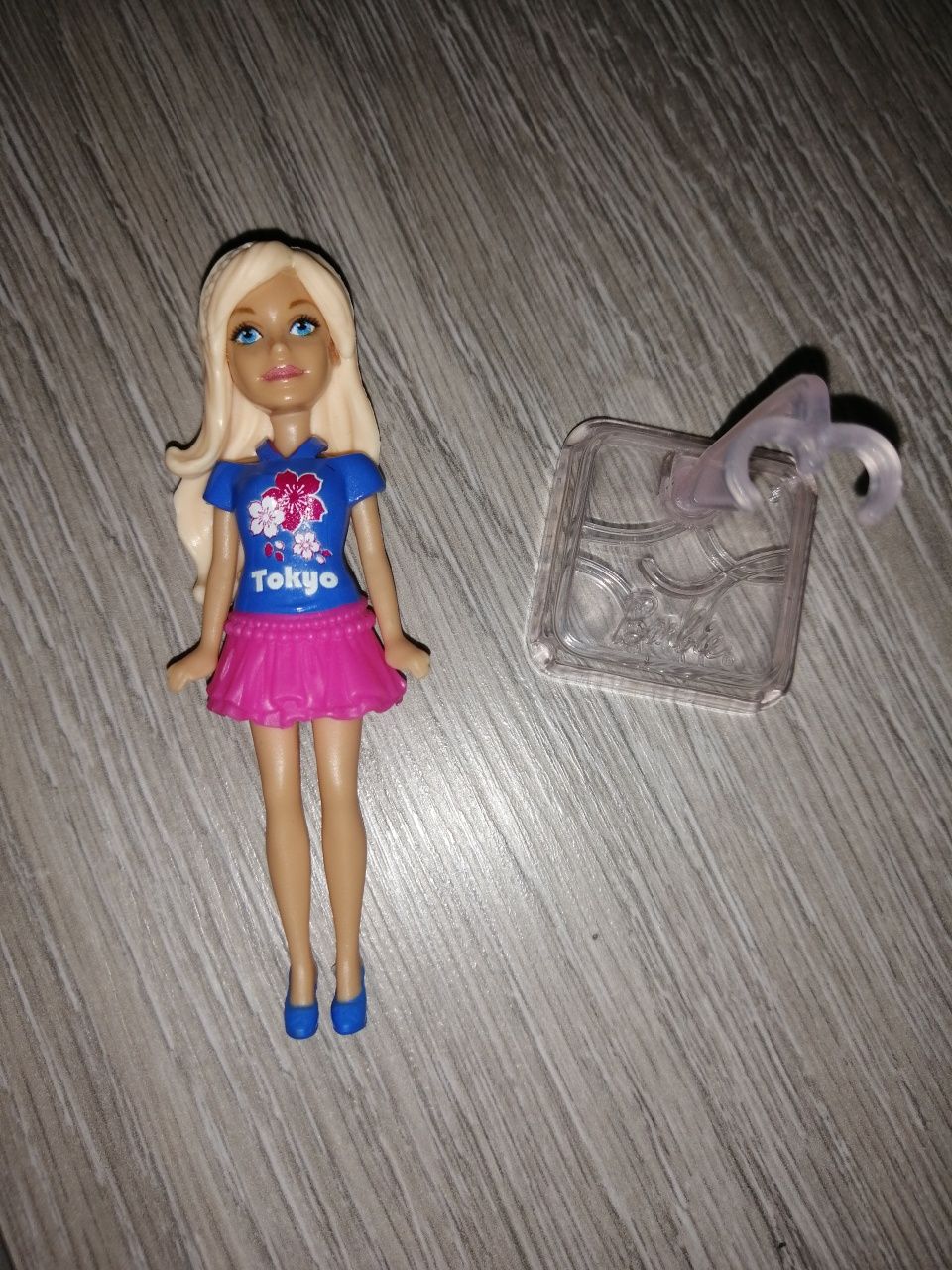 Mini laleczka Barbie Mattel z dodatkowym ubrankiem