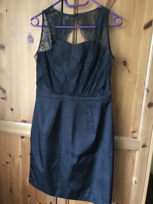 Elegancka kobieca mała czarna r.L