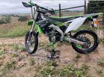 Kawasaki f2018 em bom estado mota de passeios ao fim de semana