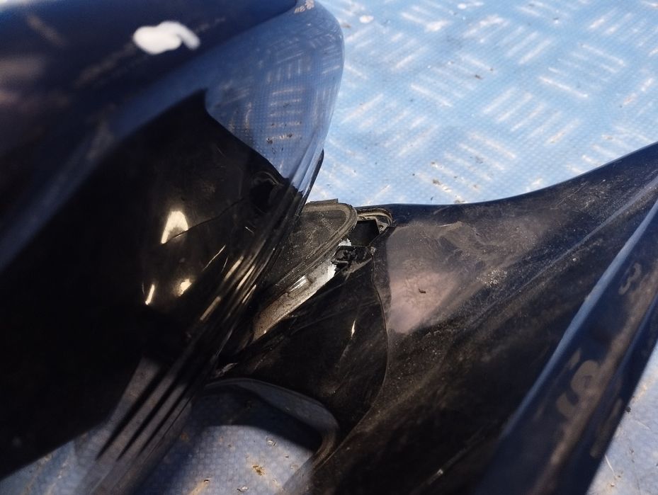 Дзеркало дверей бічне ліве Мерседес Мерседес В222  Mercedes W222 S560