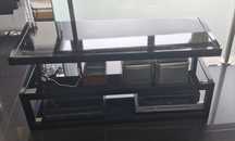 Mesa para TV em vidro preto