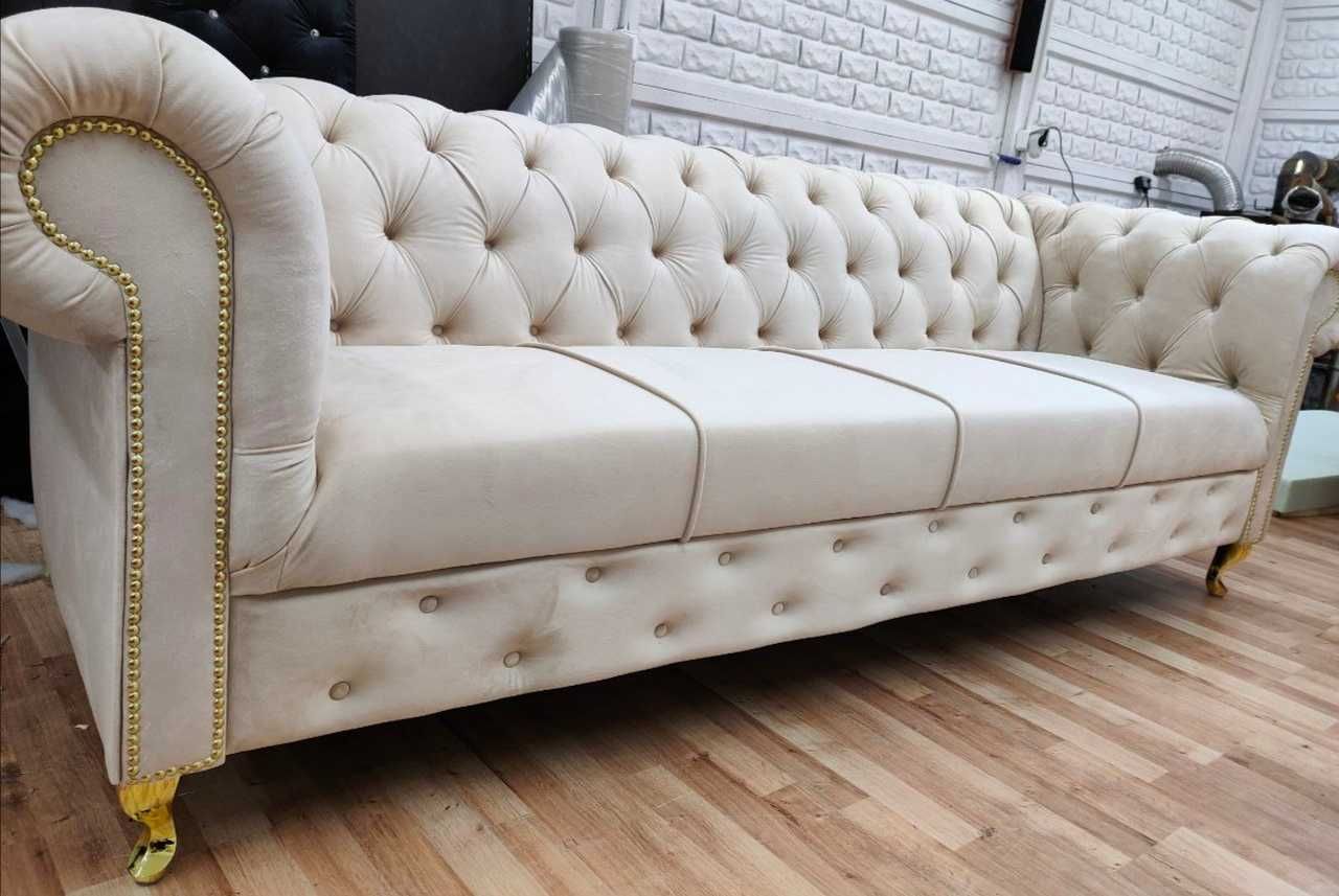 Sofa chesterfield głęboko pikowana z f spania nogi chrom