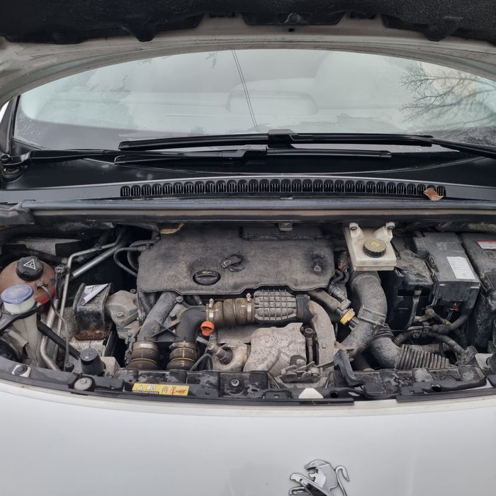 Пежо 3008 рік 2014  мотор 1.6 HDI