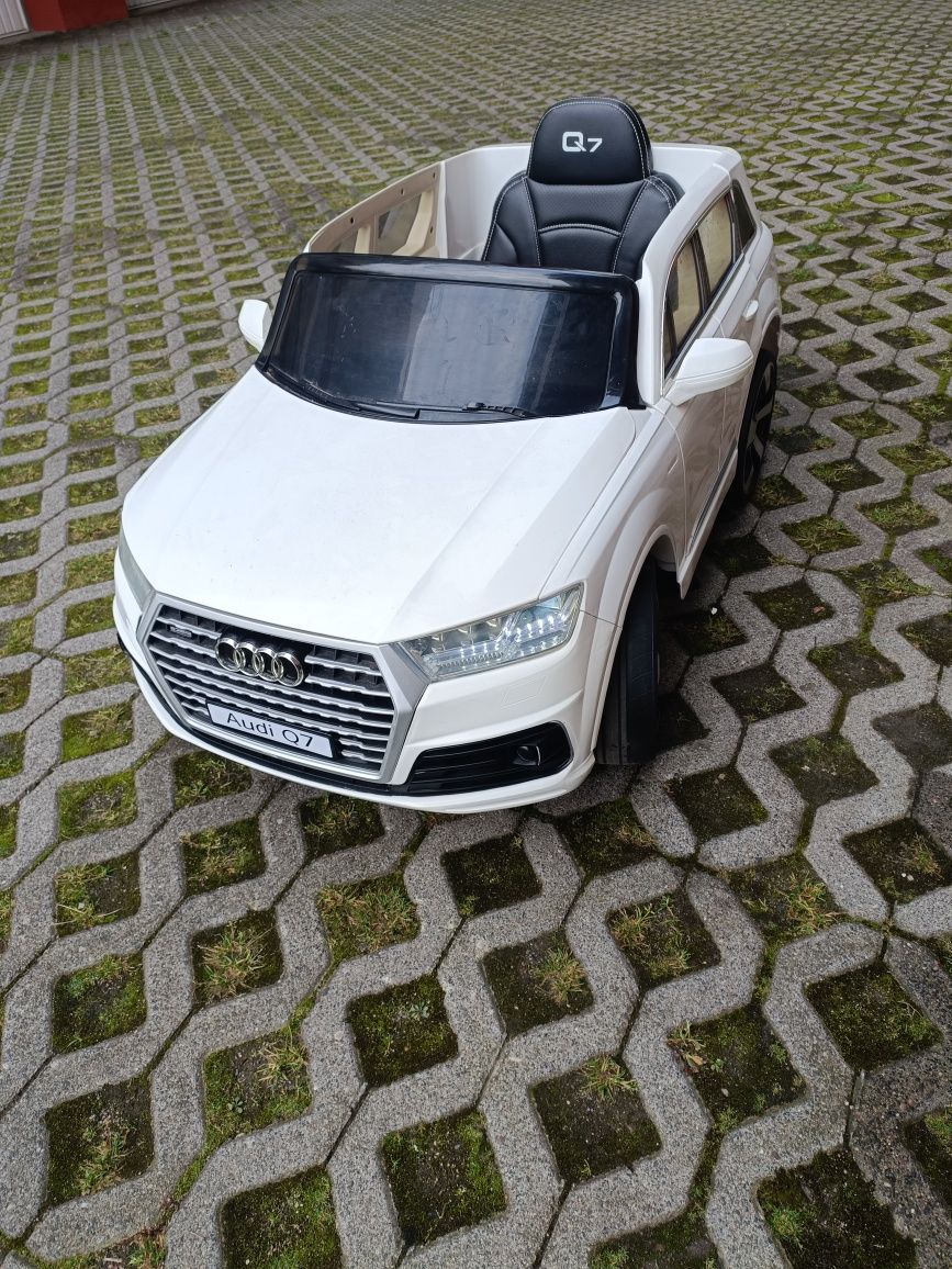 Auto na akumulator Audi Q7