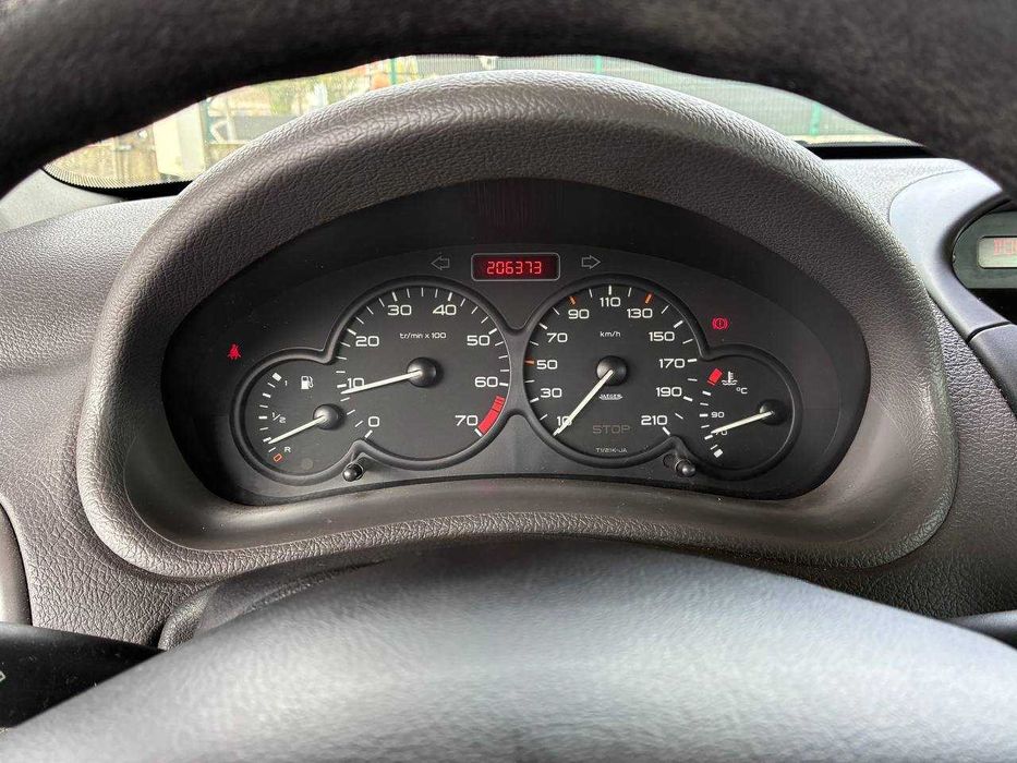 Peugeot 206 (Março 2005)