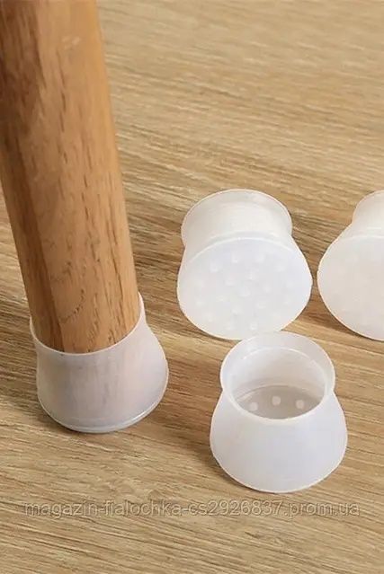 Силиконовые чехлы на ножки стульев и столов легко надеваются и зафикси