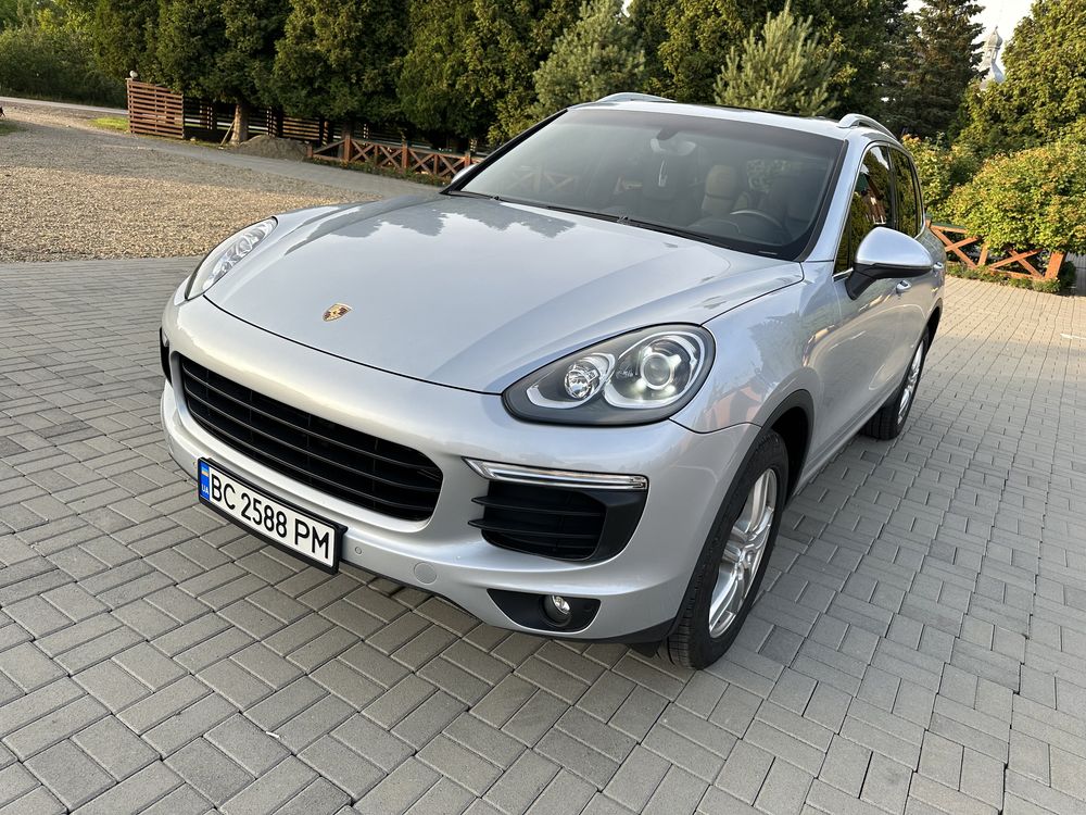 Porsche cayenne 2015