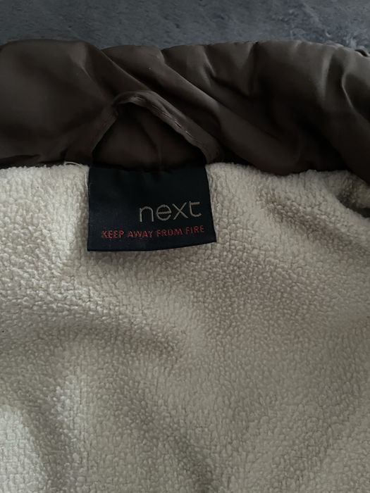 Трендова шоколадна безрукавка від Next на 12-18міс