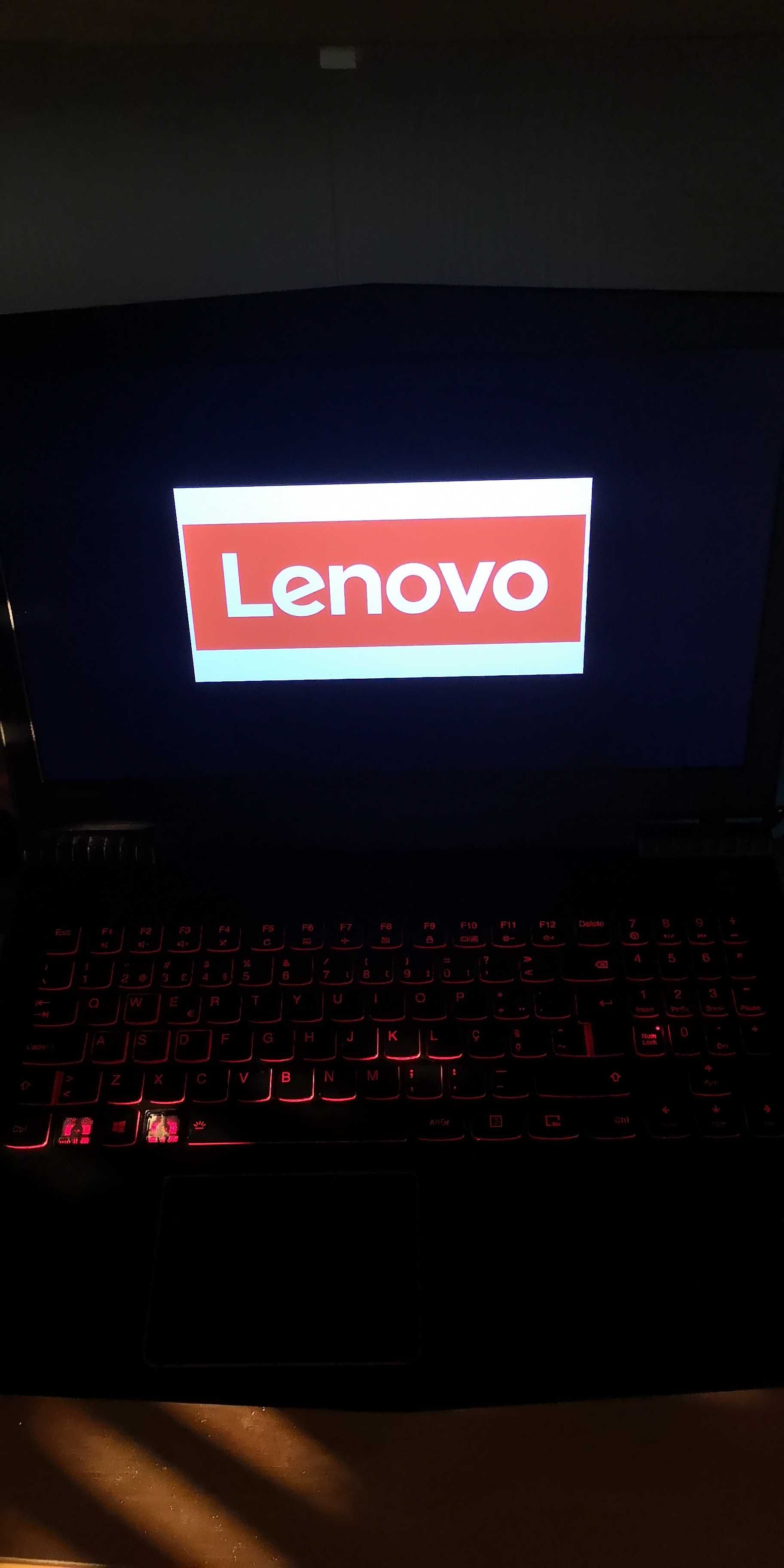 Portátil Lenovo Legion y520