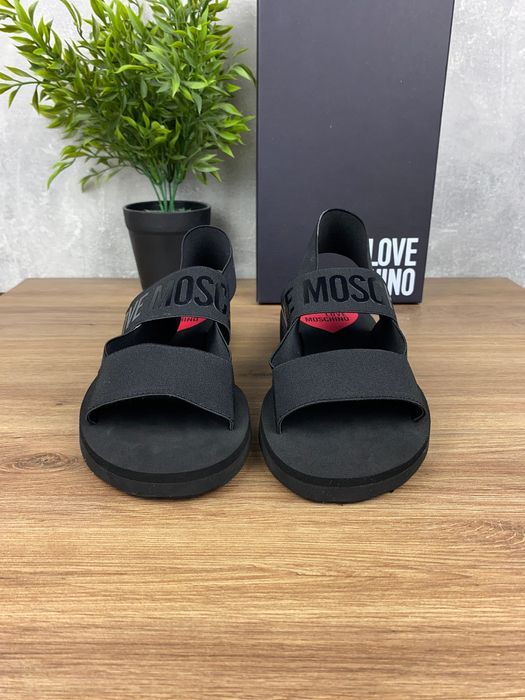 Damskie buty Love Moschino r. 35 – designerskie klapki z logo