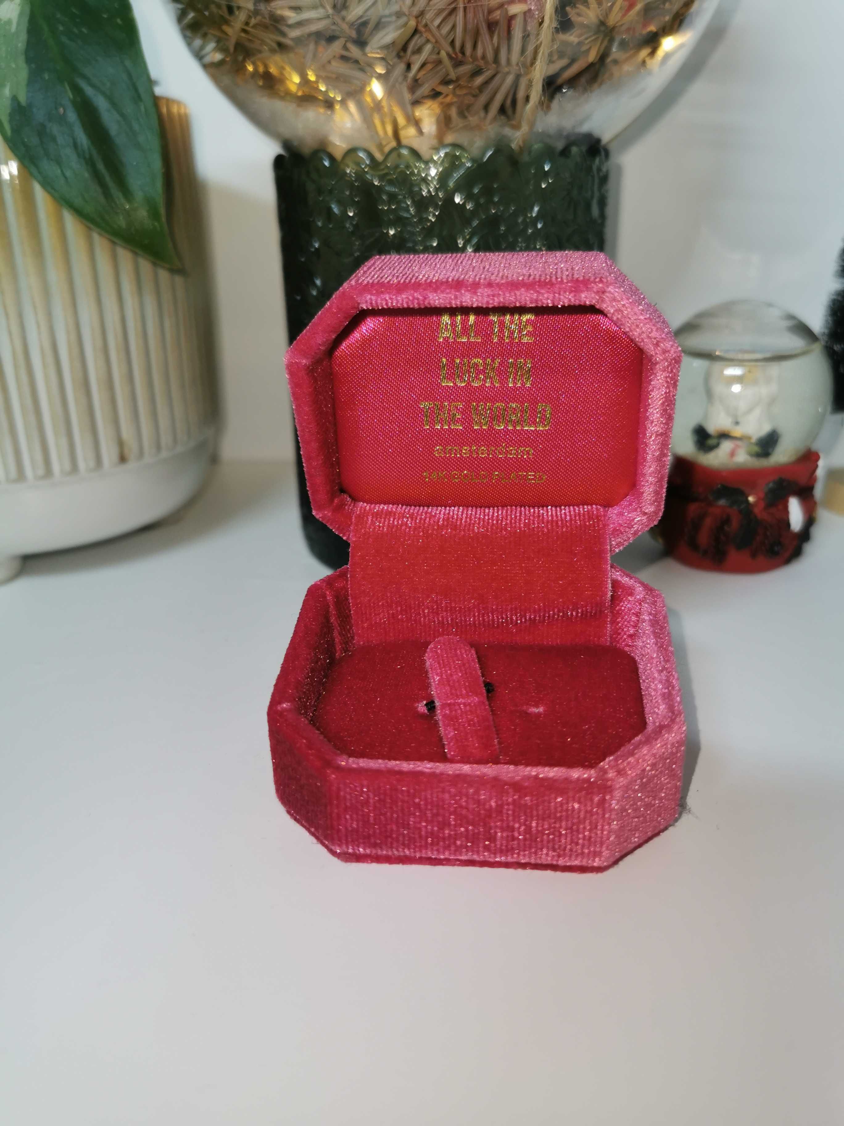 Różowe pudełeczko na bizuterię