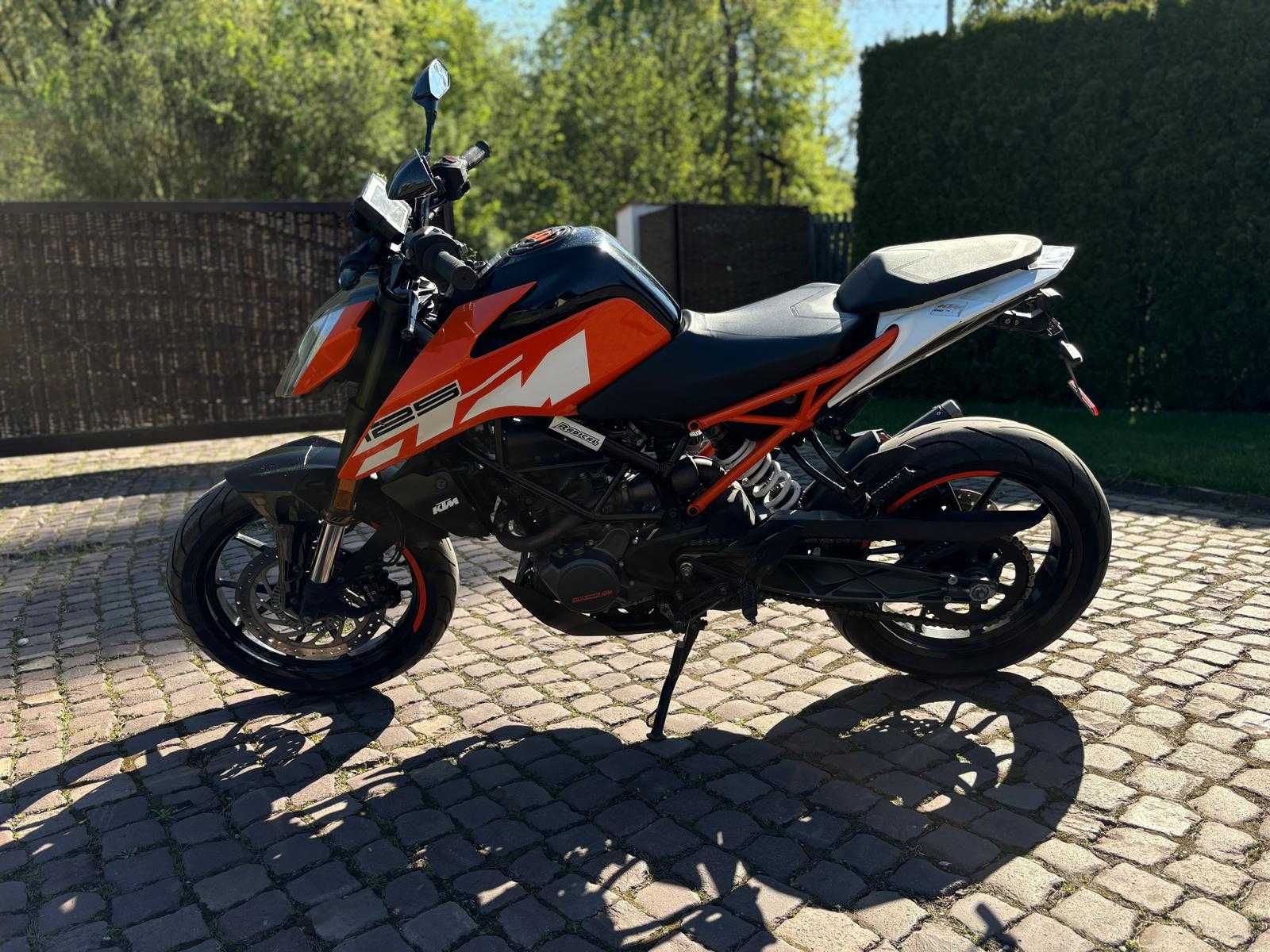 KTM DUKE 125, Kat. A1/B, Motocykl 125cm3! (YZF CBR MT)