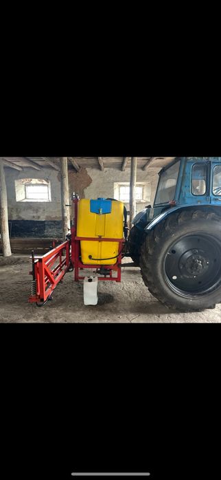 Продам трактор МТЗ-80,дискову борону АГ-2.4,культиватор,оприскувач