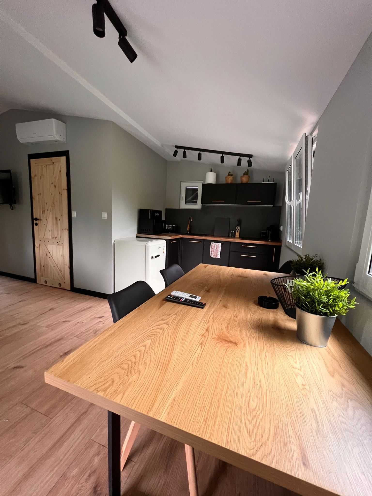 Domek letniskowy / 6-osobowy / Jacuzzi / klima / TYLKO WRZESIEŃ