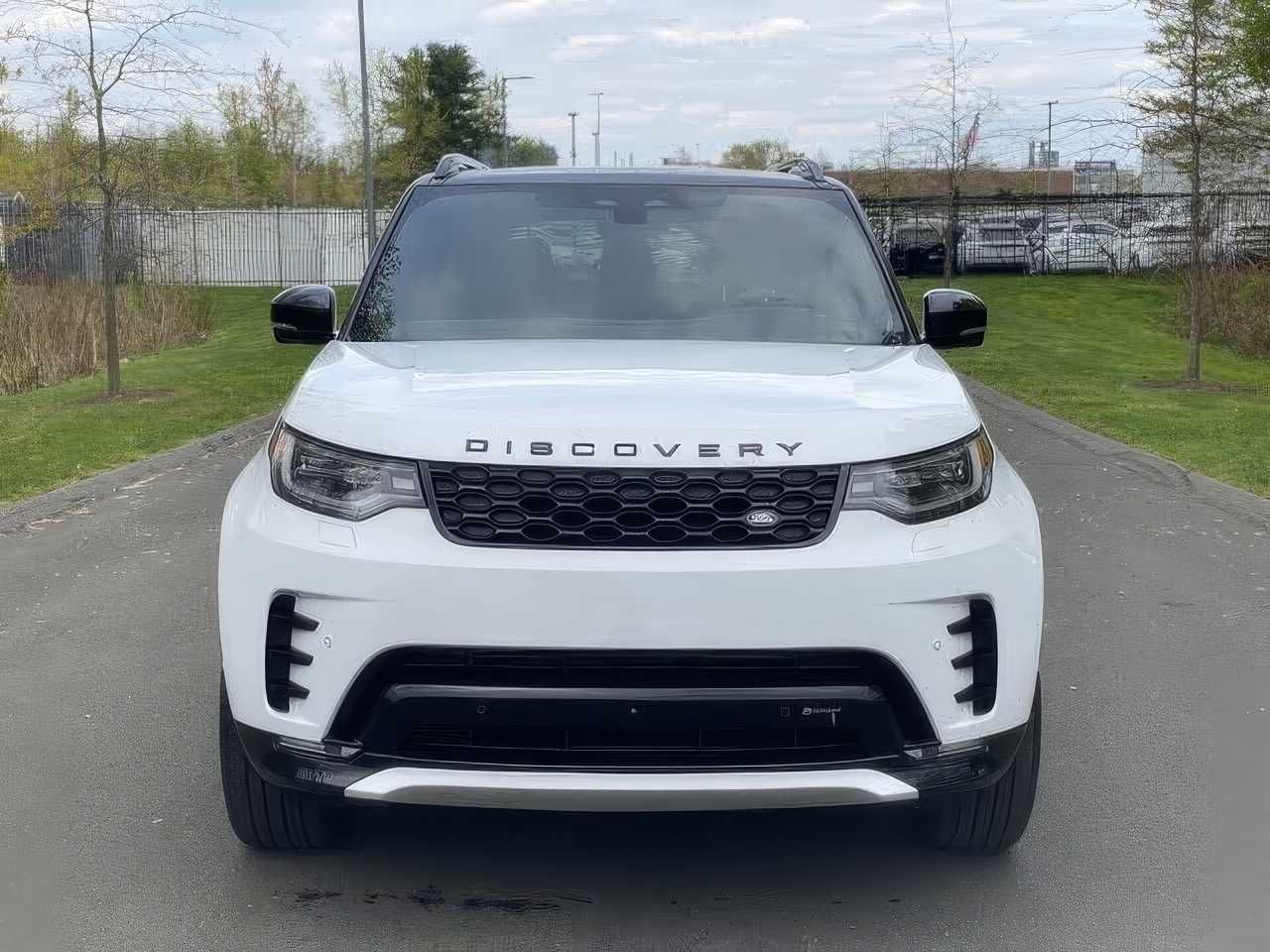 2023 Land Rover Discovery P360 S R-Dynamic