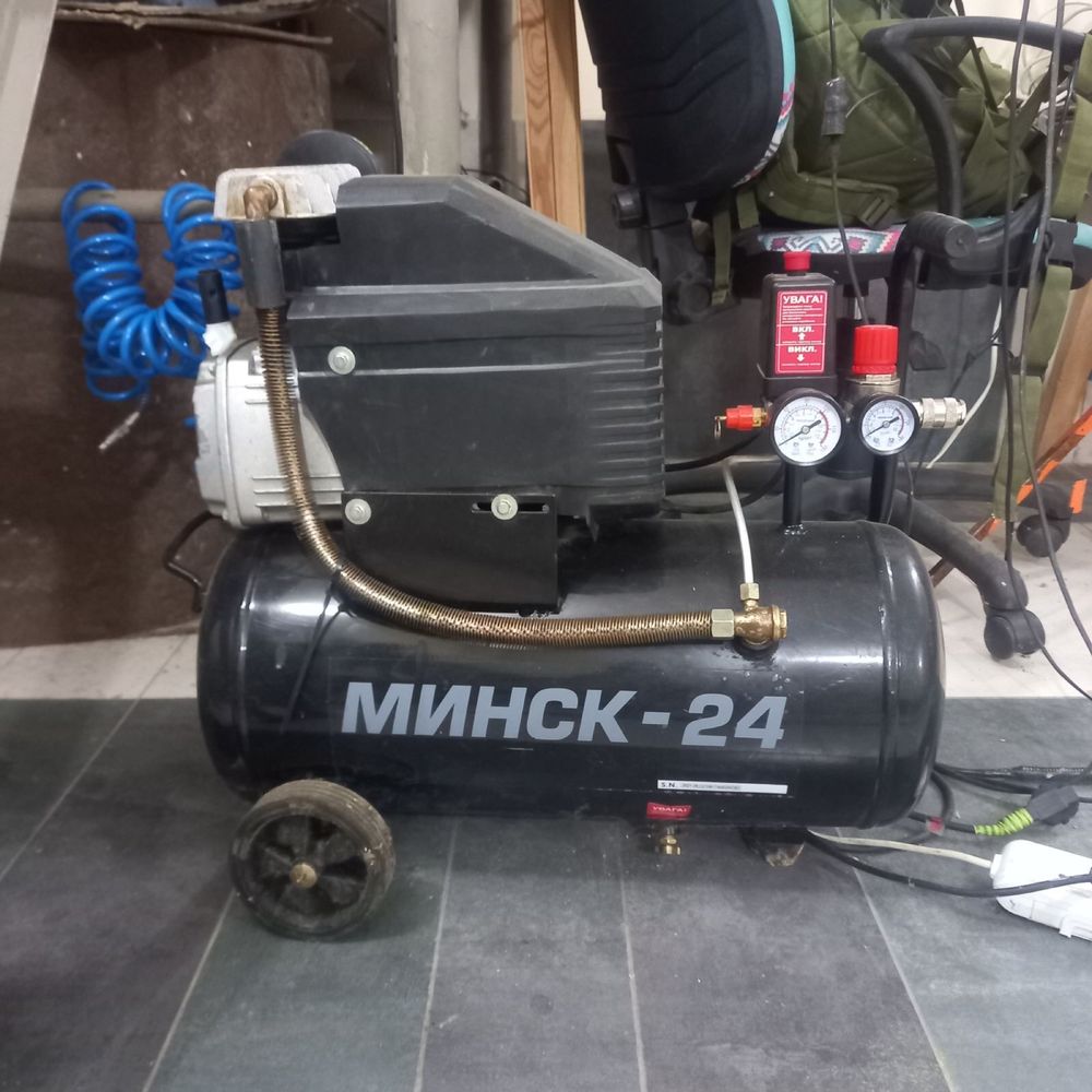 Компрессор 24л 1.5 кВт, 220 В, 8 атм, 205 л/мин INTERTOOL PT-0020 б.у