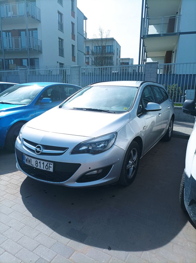 Opel astra j kombi 1.4t LPG 140km 2014r