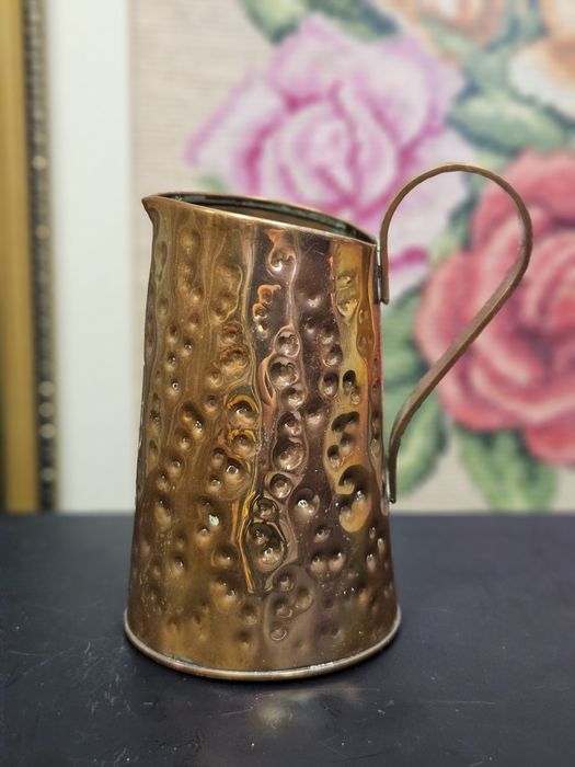 Miedziany dzbanek dzbanuszek miedź